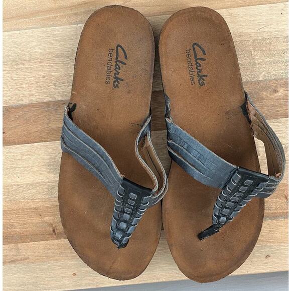 Clarks Bendable Silver Metallic Leather Thong Sandals-Size 7 - Picture 2 of 6